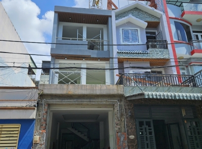 🏗️ Nhật Ký Công Trình: Khảo Sát & Lắp Đặt Cửa Nhựa Gỗ Composite Tại Liên Phường, TP Thủ Đức, TP.HCM