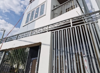 Bàn Giao Cửa Nhựa Gỗ Composite Giá Rẻ Tại Mai Chí Thọ, Quận 2 - Chủ Nhà Anh Dương