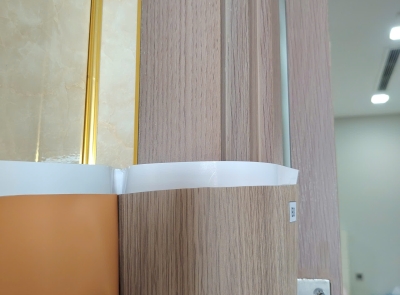 Thay Khung Cửa Gỗ MDF Melamine Bị Mối Mục Tại Park 3, Vinhomes Tân Cảng – Giải Pháp Khung Composite Dán Film Cao Cấp